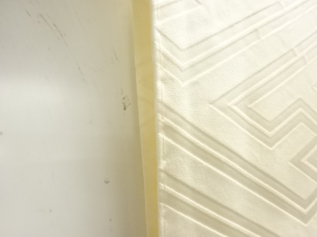  蝶模様振袖用長襦袢（刺繍衿付）